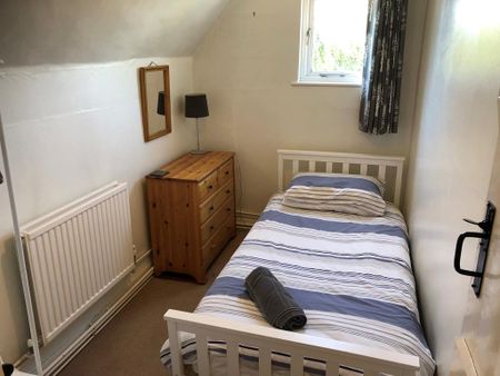 3 bedroom semi-detached house to rent - Photo 5