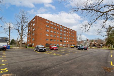 Parkdale Tower Apartments - Photo 3