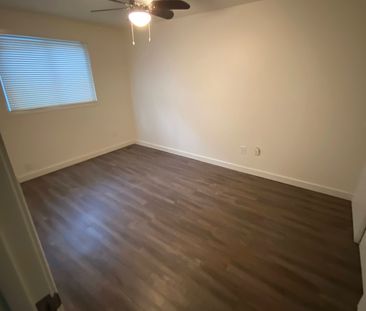 For Lease - 5815 Swayze Drive Unit# 22, Niagara Falls, Ontario - Photo 2