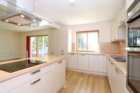 8k High Street, AB31 5RP, Banchory - Photo 3