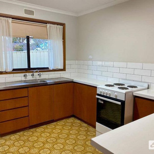 Quiet Court Living Near Kennington Reservoir - Photo 2