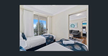 Light & Airy 7th floor apartment with ocean views - Photo 3