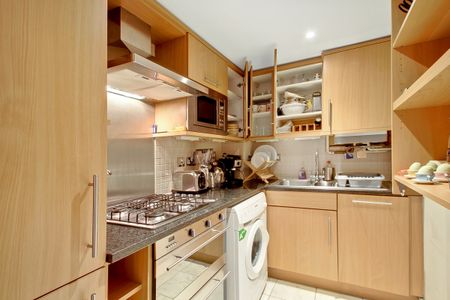 Lavender Hill, London, SW11 - Photo 5