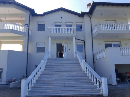 Μονοκατοικία για ενοικίαση Ελβετία (Θερμαϊκός) - Φωτογραφία 2