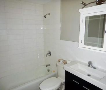 Superbe appartement 3 1/2 entièrement meublé près de l'U. Laval - Photo 3