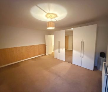 1 Bed Flat, South Street, RG1 - Photo 3