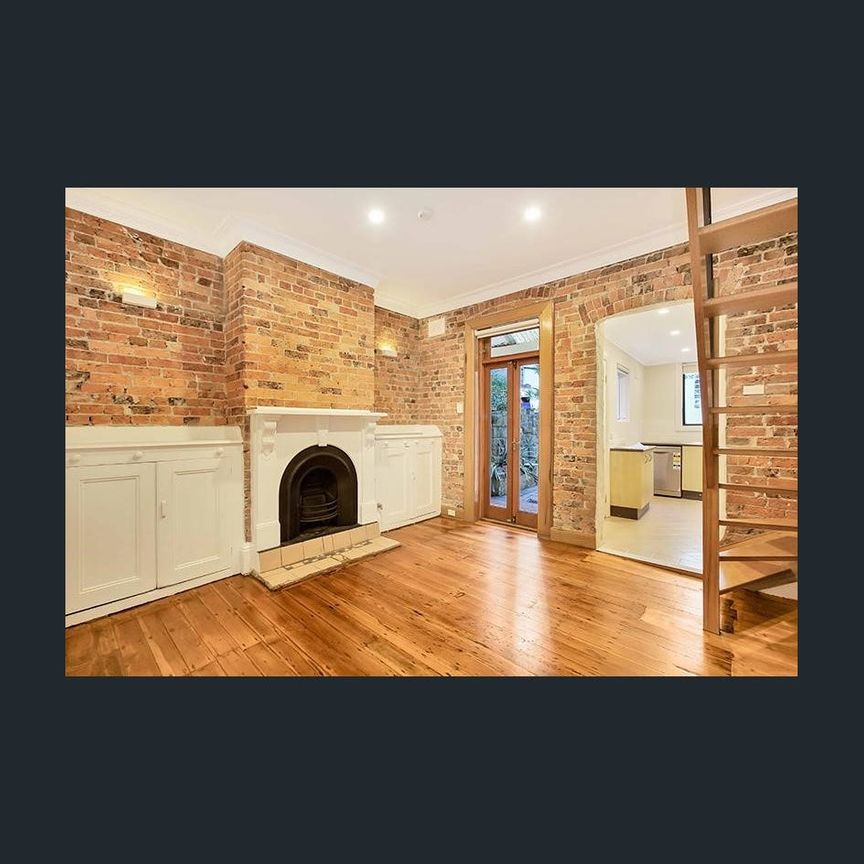 Inviting Victorian terrace in top location - Photo 1