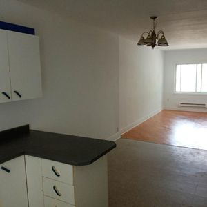 4 1/2 à Louer (St-Laurent) - Photo 2