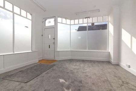 1 bedroom ground floor maisonette to rent - Photo 4