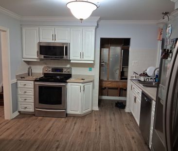 For Lease - 49 Athlone Avenue, Brampton, Ontario - Photo 5