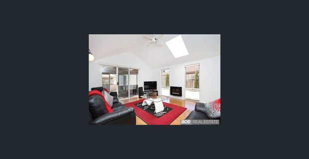 Prestigious Family Home In Outstanding Location - Photo 1