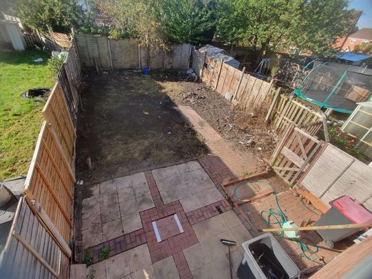 Queens Way, Atherstone - Photo 1