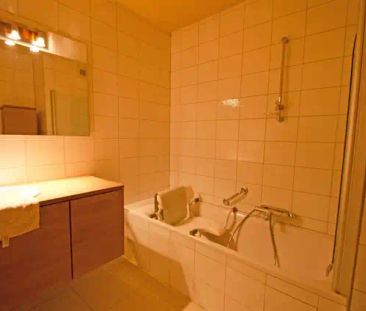 Comfortabel appartement met garage in het centrum van Eeklo! - Photo 3