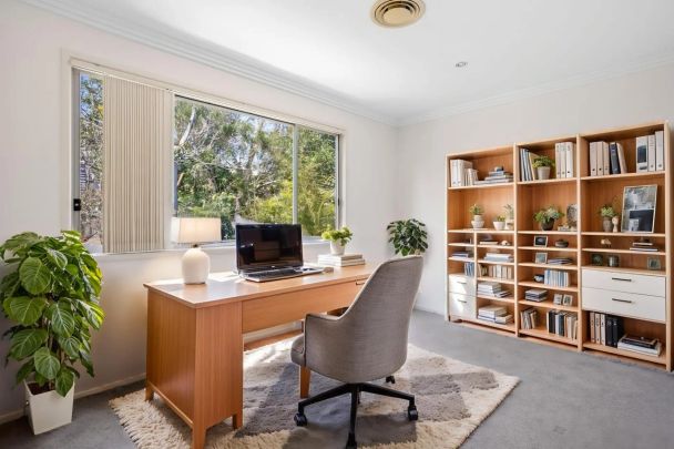 Modern Townhouse – Stylish, Spacious & Ideally Located - Photo 1