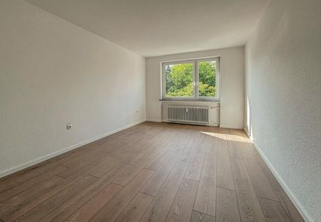 Citynah Wohnen: frisch renovierte 3-Zimmer-Wohnung mit Balkon und neuer Einbauküche - Foto 3