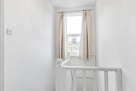 3 bedroom maisonette to rent - Photo 3