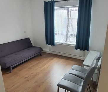 1 bedroom block of apartments to rent - Photo 2