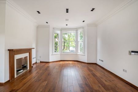 4 bedroom end of terrace house to rent - Photo 4