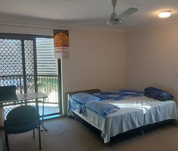 Indooroopilly - Photo 1