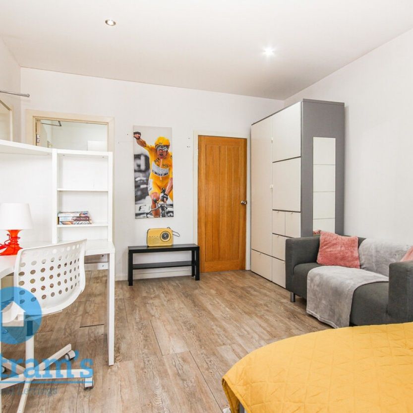 1 bed Flat for Rent - Photo 1