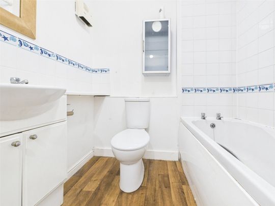Hallen Close, Emersons Green, Bristol, BS16 - Photo 1