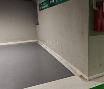 Garage-VIA GIULIA: Posto auto coperto in Via Giulia con manovre fac... - Photo 2