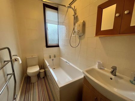 Top Floor Left, 33 Erskine Street, AB24 3NP, Aberdeen - Photo 4