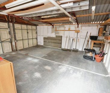 2 bedroom semi-detached bungalow to rent - Photo 3