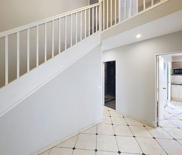 MAISON VOISINS LE BRETONNEUX - 8 pièce(s) - 182.56 m2 - Photo 2