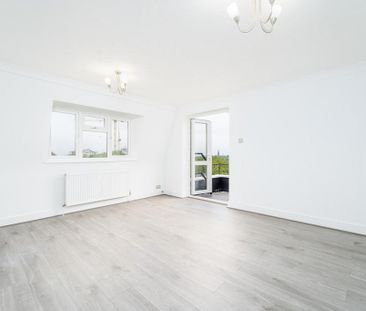 2 bedroom penthouse to rent - Photo 2