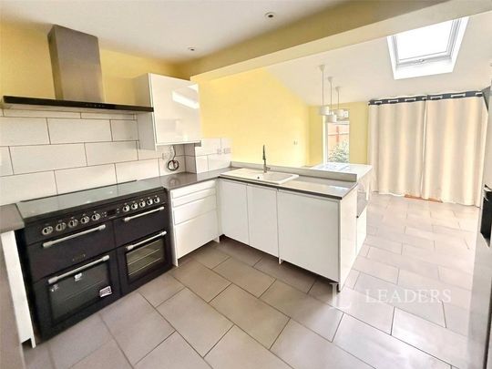 3 bedroom semi-detached house to rent - Photo 1