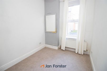 2 Bedroom Flat - Ground Floor - Photo 3