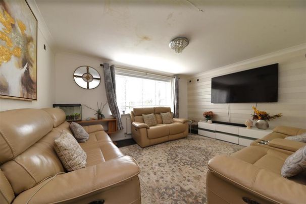 5 bedroom detached house to rent - Photo 1