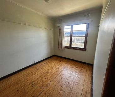 3 bedroom home in prime location - Photo 2