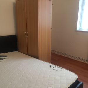 2 Bed Flat, Rushcroft Road, SW2 - Photo 2