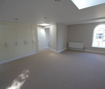 4 Bed Terraced House, Brackley Rd, W4 - Photo 6