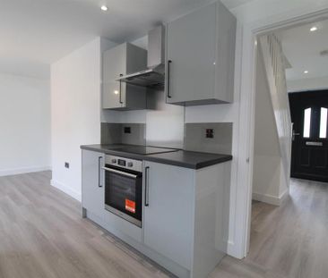 4 bedroom terraced house to rent - Photo 6