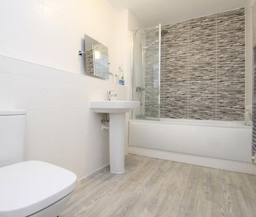 4 bedroom semi-detached house to rent - Photo 1