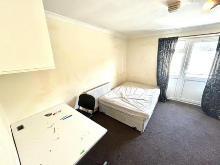 1 bedroom flat to rent - Photo 2