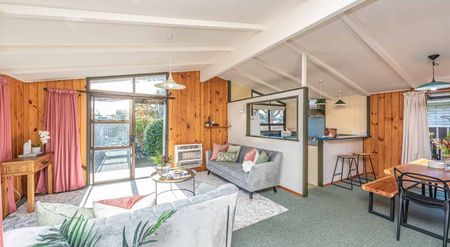 WHANGANUI EAST - 3 BEDROOMS - Photo 5