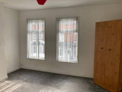 Partly Furnished 3 Bedroom Terrace - Photo 5