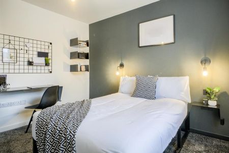 4 bedroom terraced house to rent - Photo 5