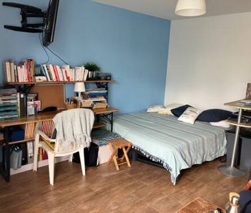 COLOCATION ETUDIANTE - proche Ecole/UNIVERSITES - Photo 4