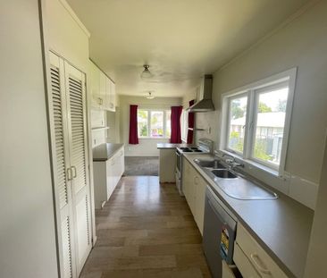 MANUREWA, 3 BEDROOMS - Photo 6