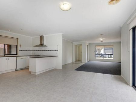 6 Sage Hills Place, CRAIGIEBURN - Photo 3