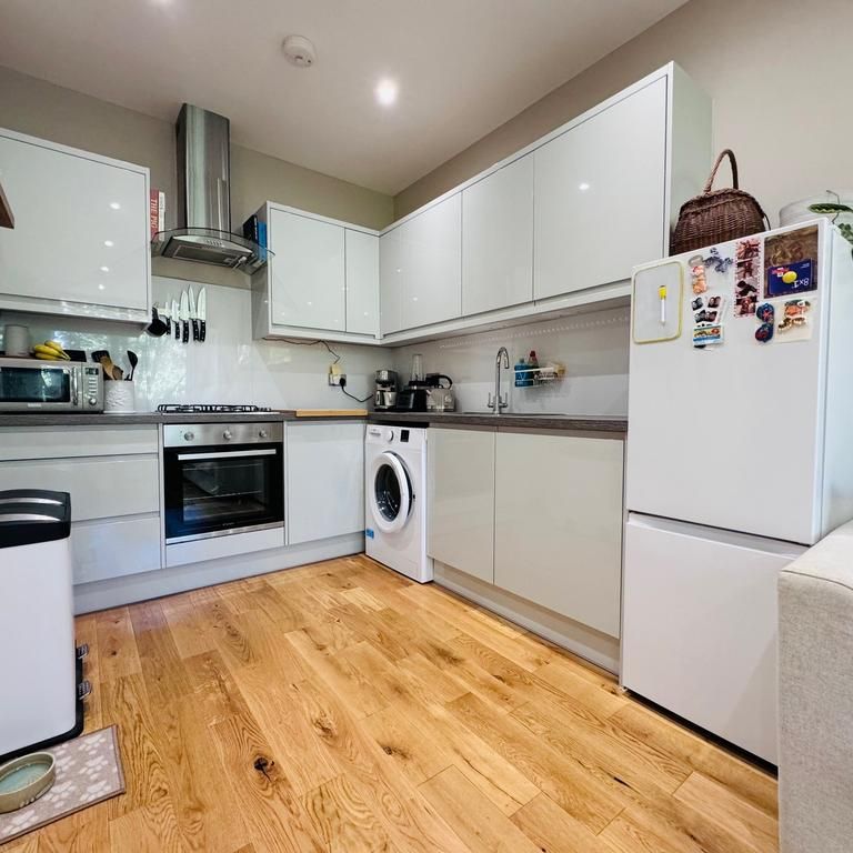 1 bedroom flat to rent - Photo 1