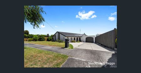 4 Bedroom Home + study - Photo 2