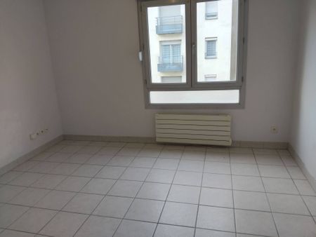 Appartement 1 pièce - 69150 Décines-Charpieu - Photo 2