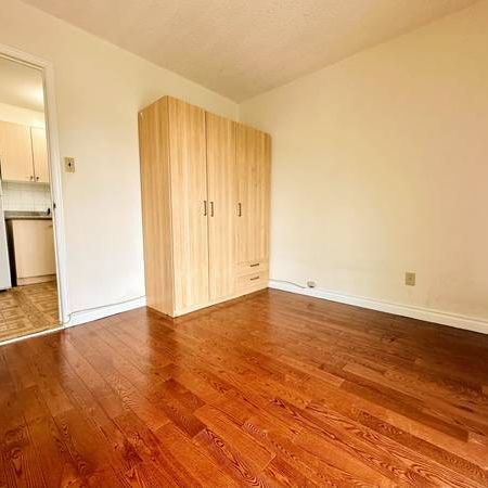 Finch/Victoria Park 2bd apartment available - Photo 3