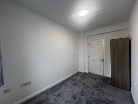 3 bedroom apartment to rent - Photo 3